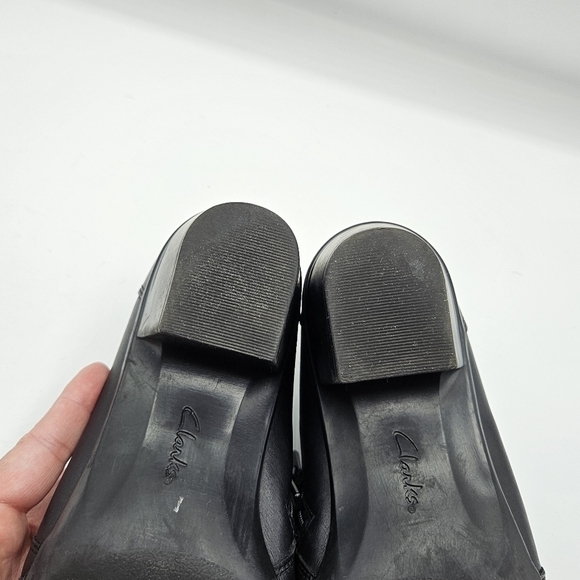 Clarks Booties size 7 1/2 W - Picture 11 of 15